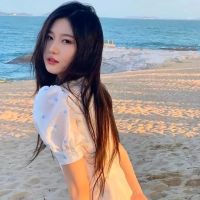 村里来了个直播女神